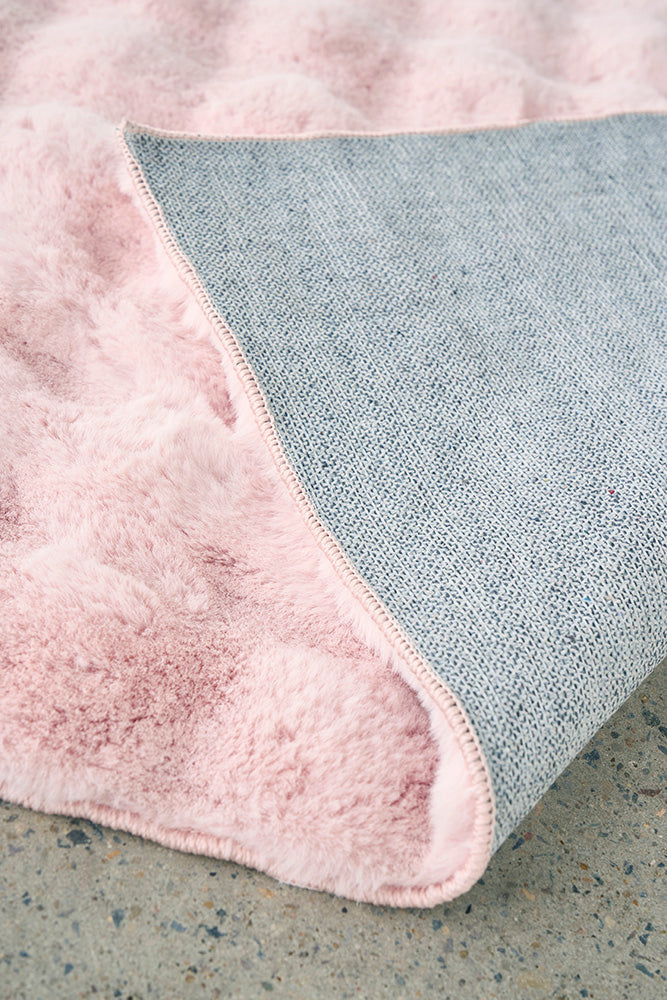 Faux Fur Ribbed Blush Washable Rug