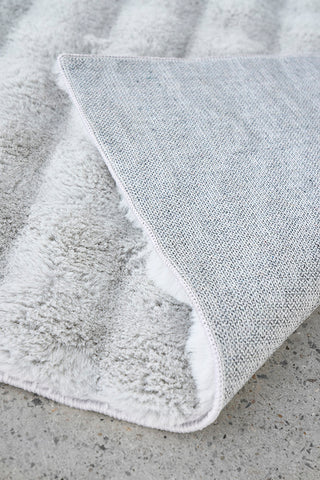 Faux Fur Ribbed Silver Washable Rug