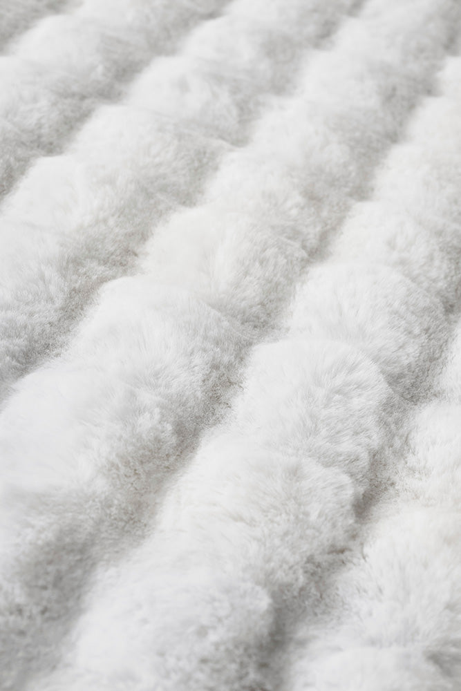 Faux Fur Ribbed White Washable Rug