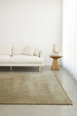 Hand-Loomed Oyster Tassel Wool Rug