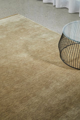 Hand-Loomed Oyster Tassel Wool Rug