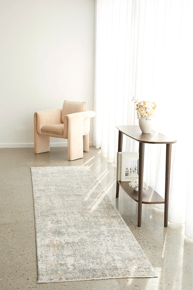 Emma Blomfield Haze Slate Rug – Abstract Layers