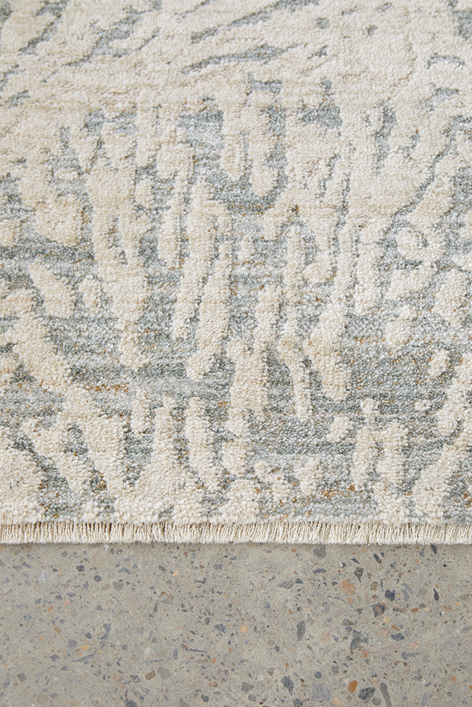Emma Blomfield Plume Frost Rug – Soft Organic Motif