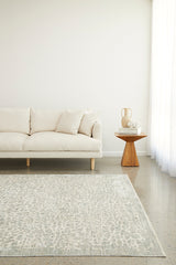 Emma Blomfield Rogue Mist Textured Rug – Pebble Patterned