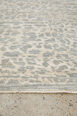 Emma Blomfield Rogue Mist Textured Rug – Pebble Patterned