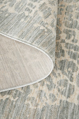 Emma Blomfield Rogue Mist Textured Rug – Pebble Patterned