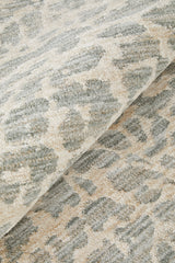 Emma Blomfield Rogue Mist Textured Rug – Pebble Patterned