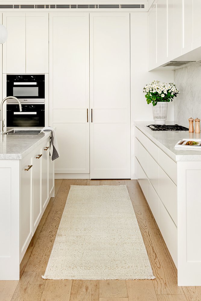 Emma Blomfield Veil Natural Rug – Ivory Lace Motif