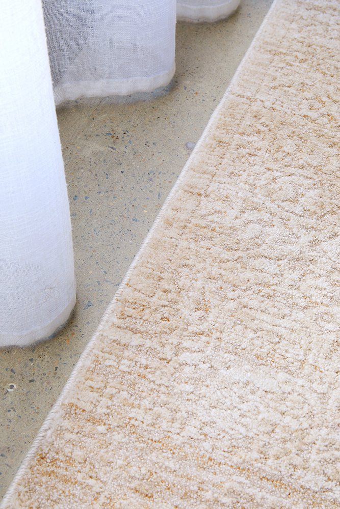 Emma Blomfield Veil Natural Rug – Ivory Lace Motif