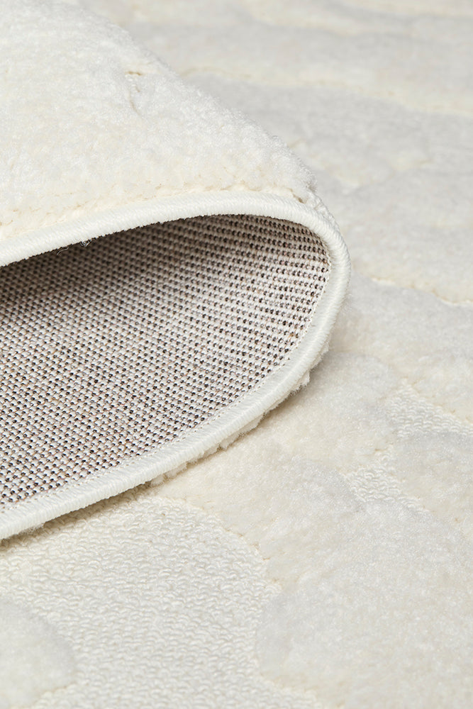 Off-White Textured Glam Rug