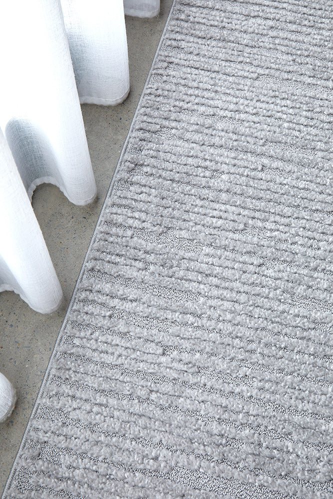 Astrid Zuri Silver Texture Rug