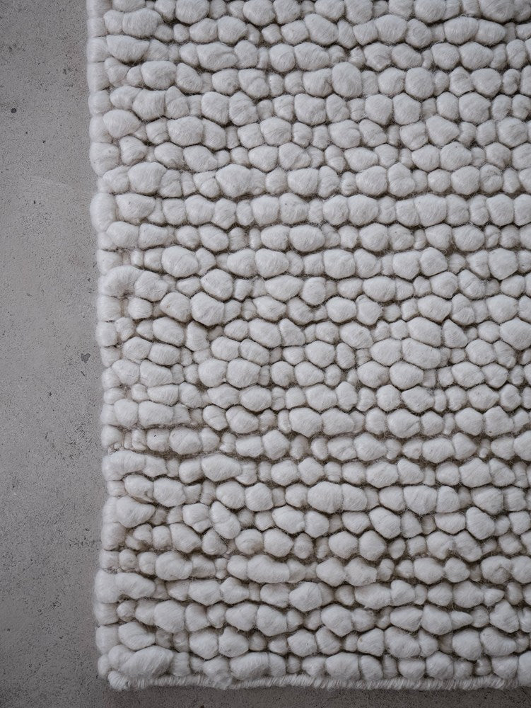 Aspen Pebble Alabaster White Wool Rug