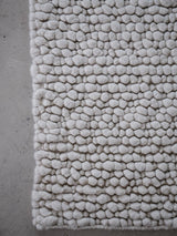 Aspen Pebble Alabaster White Wool Rug