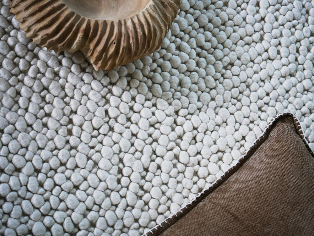 Aspen Pebble Alabaster White Wool Rug