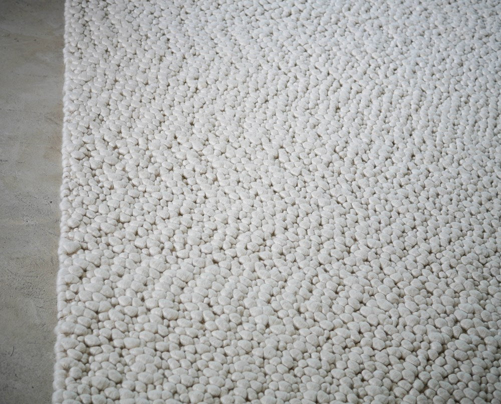 Aspen Pebble Alabaster White Wool Rug