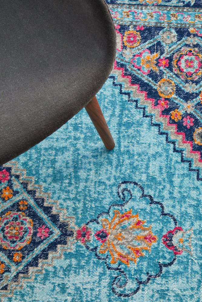 Vintage Distressed Eternal Diamond Blue Rug