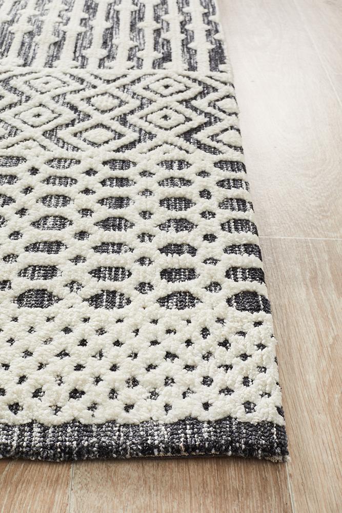 Demre Ivory Black Transitional Rug