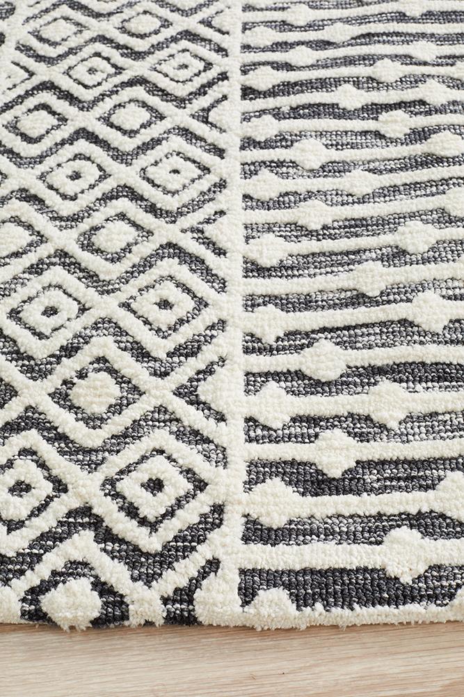 Demre Ivory Black Transitional Rug