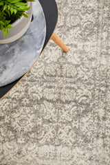 Gwyneth Stunning Transitional Silver Rug