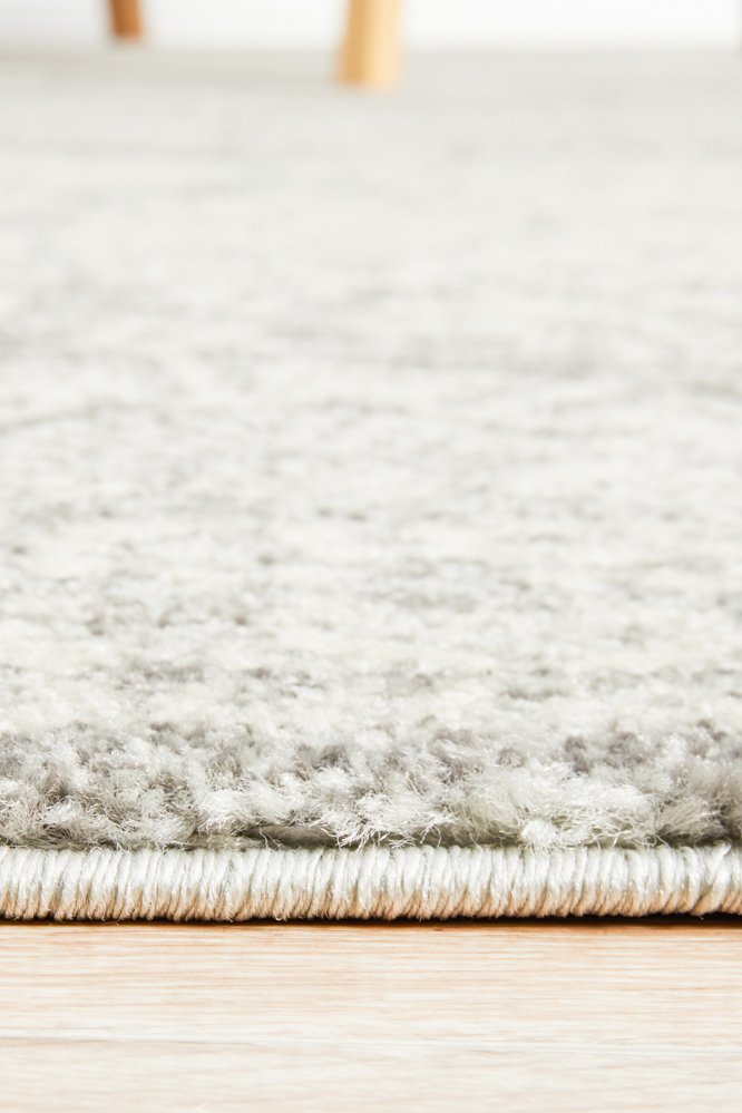 Gwyneth Stunning Transitional Silver Rug