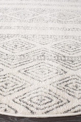 Paradise White And Grey Tribal Round Transitional Rug