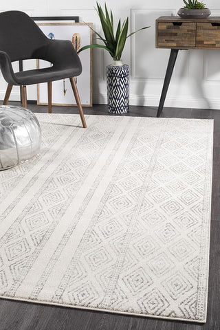 Paradise White And Grey Tribal Transitional Rug