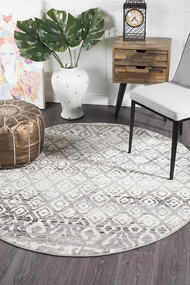 Paradise Dark Grey Tribal Round Transitional Rug