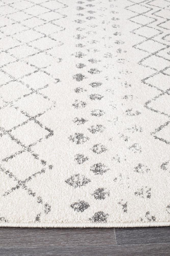 Paradise White Grey Tribal Transitional Rug