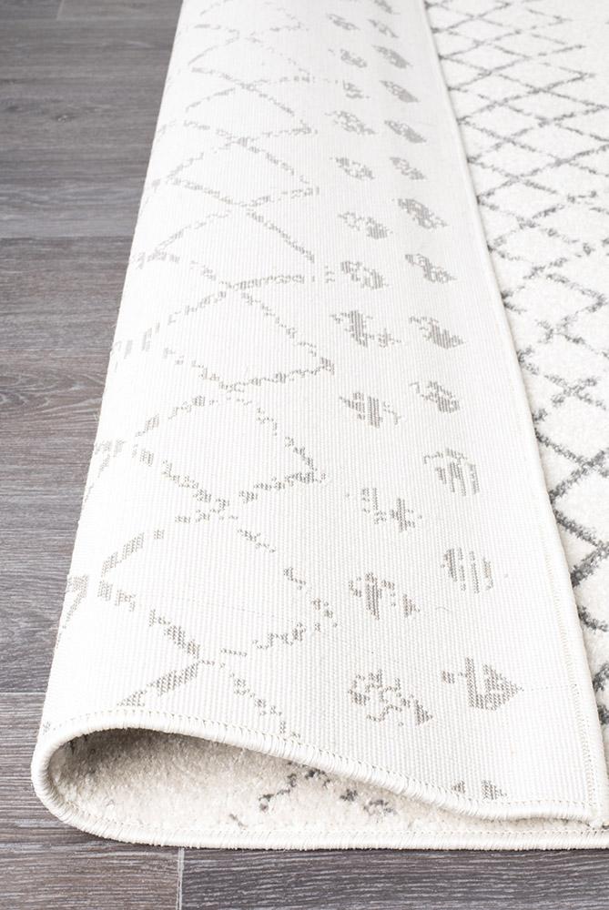 Paradise White Grey Tribal Transitional Rug