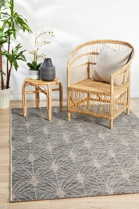 Promenade Outdoor Fern Trellis Black Rug