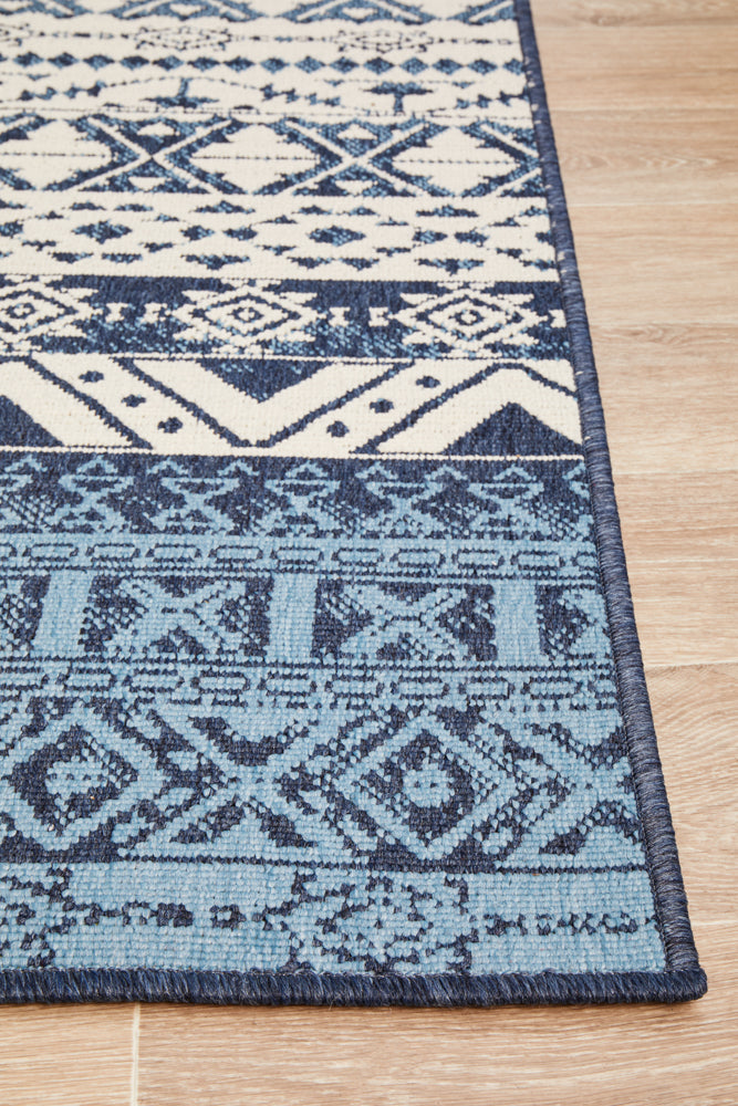 Oceana Tribal White and Blue Outdoor Rug