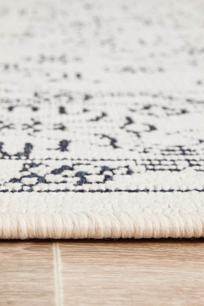 Oceana Patterned White Outdoor Rug