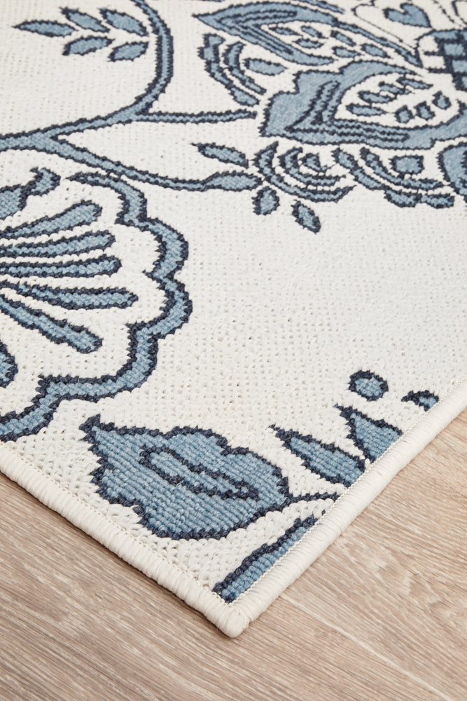 Oceana Hummingbird White Outdoor Rug