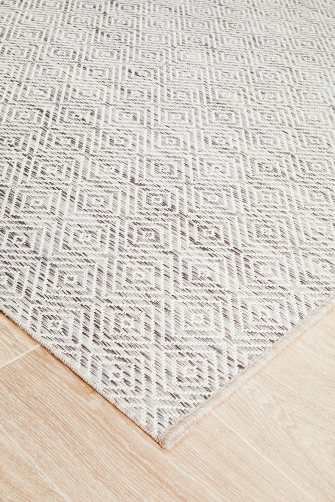 Promenade Outdoor Clara Diamond Natural Rug