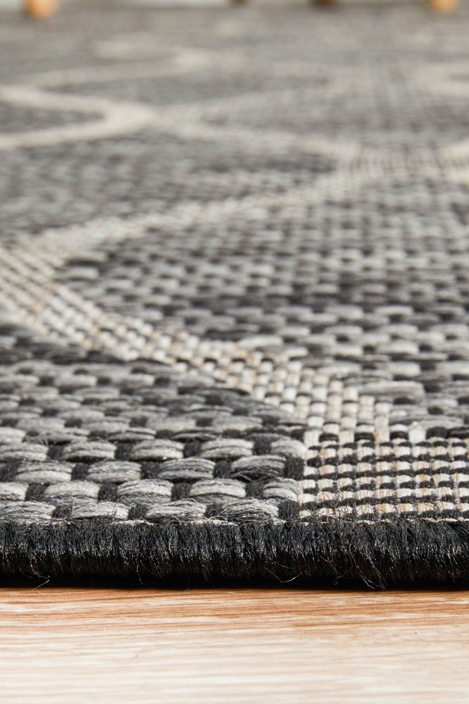 Promenade Outdoor Denise Trellis Black Rug – Lost Design Society