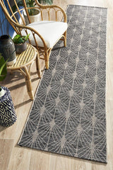 Promenade Outdoor Fern Trellis Black Rug