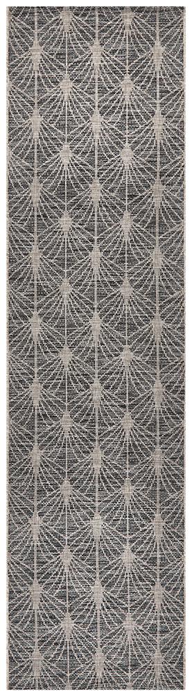 Promenade Outdoor Fern Trellis Black Rug