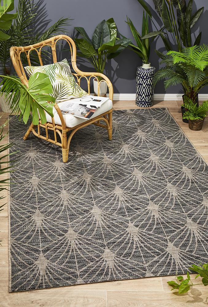 Promenade Outdoor Fern Trellis Black Rug